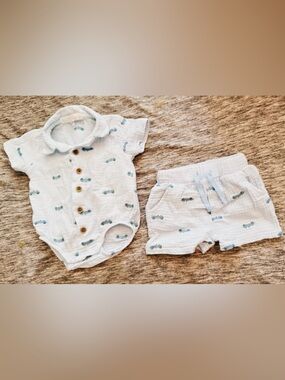 Rachel Zoe Light Blue Car embroidered Baby Romper & Shorts Set
